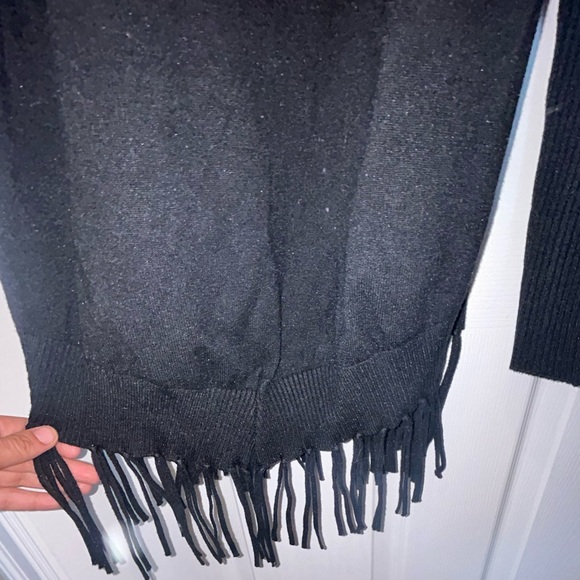 Black fringed long sleeve sweater/shirt - Picture 7 of 7